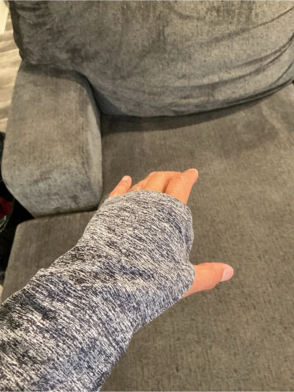 Nike Women’s Heather Light Gray Quarter-Zip Performance Pullover